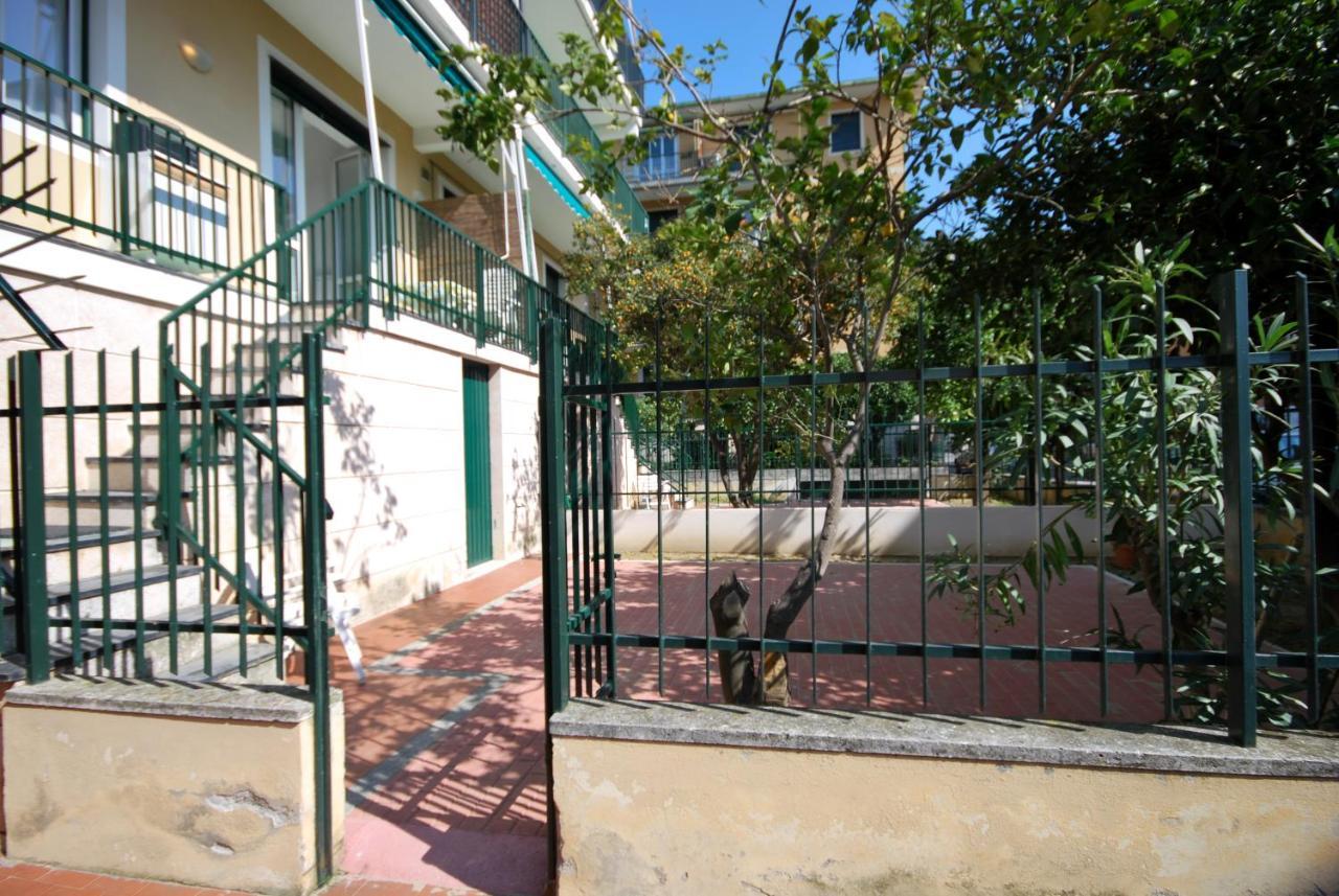 Appartamenti Con Giardino E Posto Auto Per Famiglie 피날레리구레 외부 사진